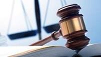 El Tribunal d'Instància d'Ourense imputa a l'alcalde un delicte de prevaricació per no sol·licitar la compatibilitat del càrrec amb les seves activitats privades